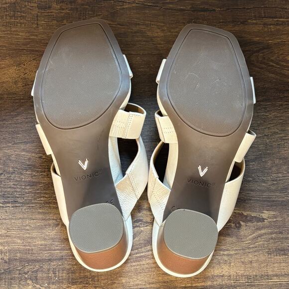Vionic Merlot Soft Leather Strappy Sandal in Cream - size 10 - Picture 8 of 9